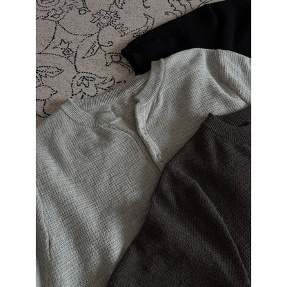 Men's Henley Collar Knit Short Sleeve Polo Shirt in Gray