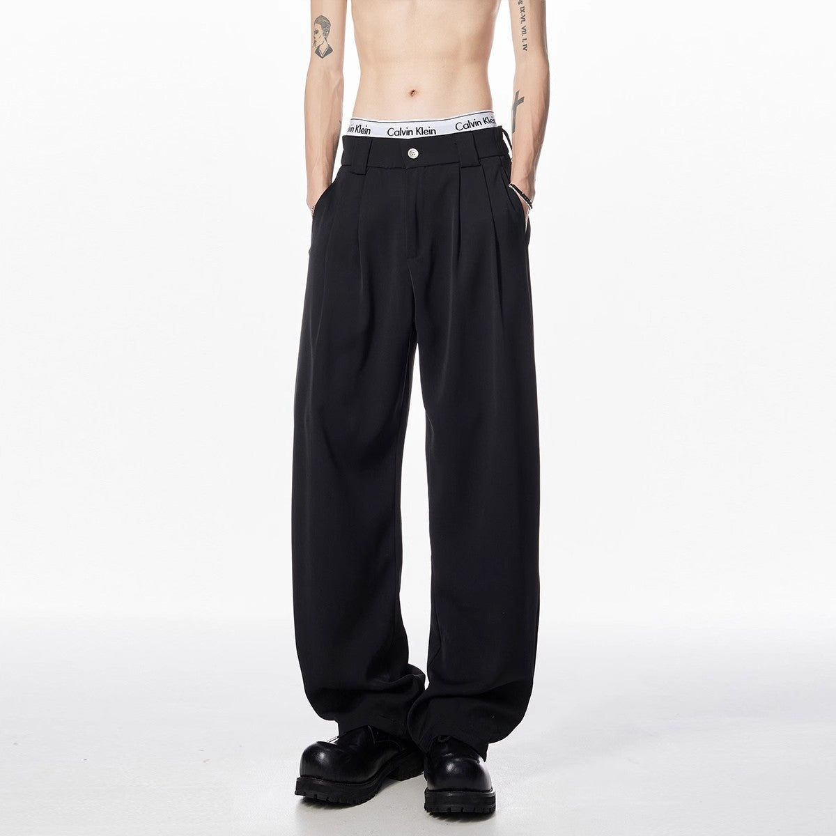Men's Draped Wide-Leg Casual Pants in Black