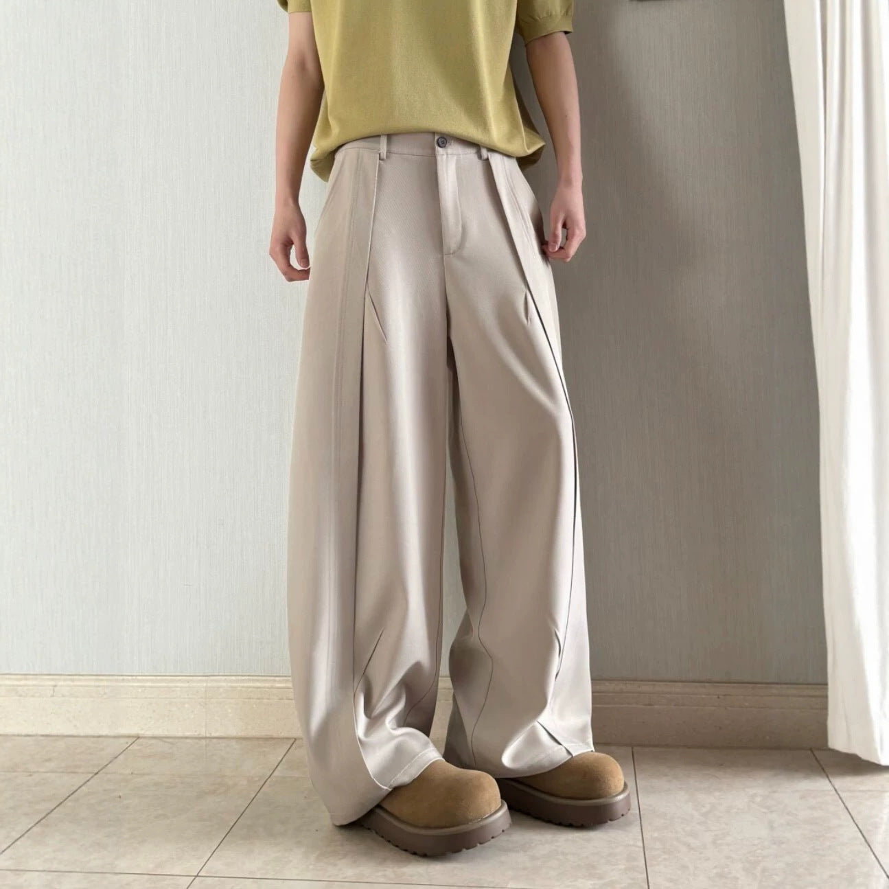 Men's Pleated Wide-Leg Trousers - Relaxed Drape Fit - Black
