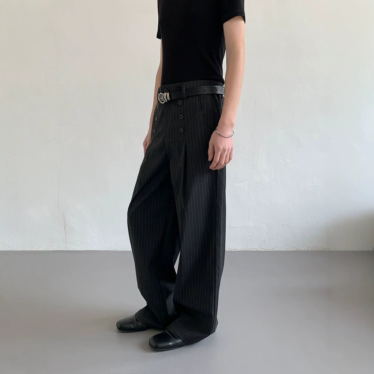 Men's Pinstripe Pleated Trousers - Relaxed Straight Leg - Grey